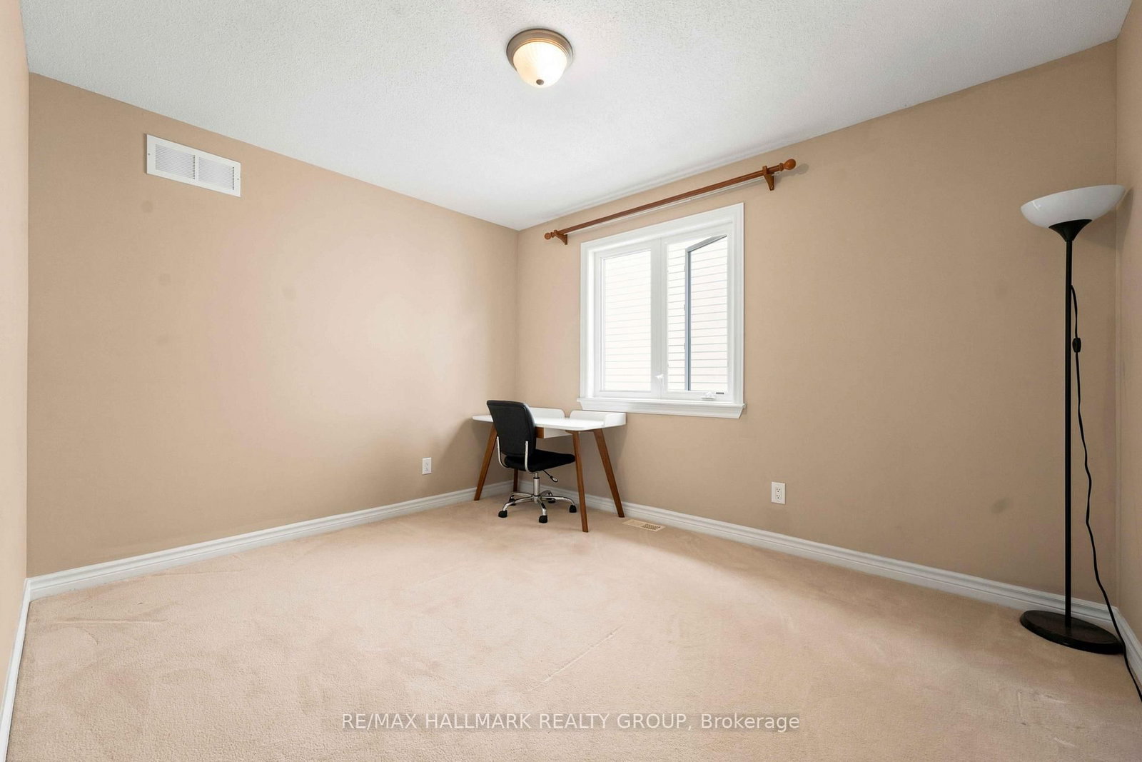 328 Laughlin Circle • Ottawa, ON photo 20