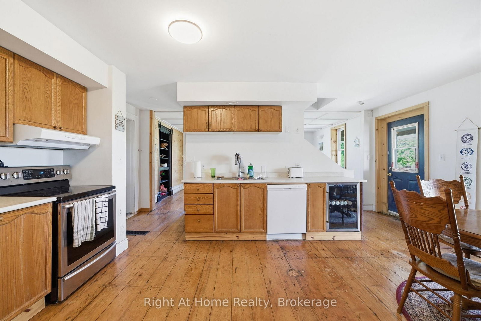 660 County Rd 19 Road • Prince Edward County, ON photo 14