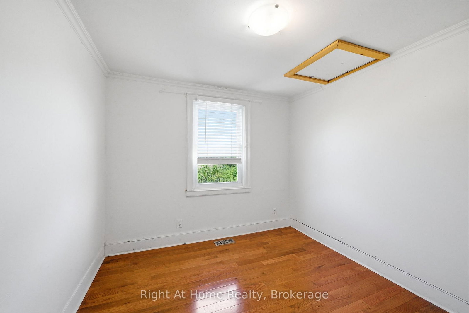 660 County Rd 19 Road • Prince Edward County, ON photo 25