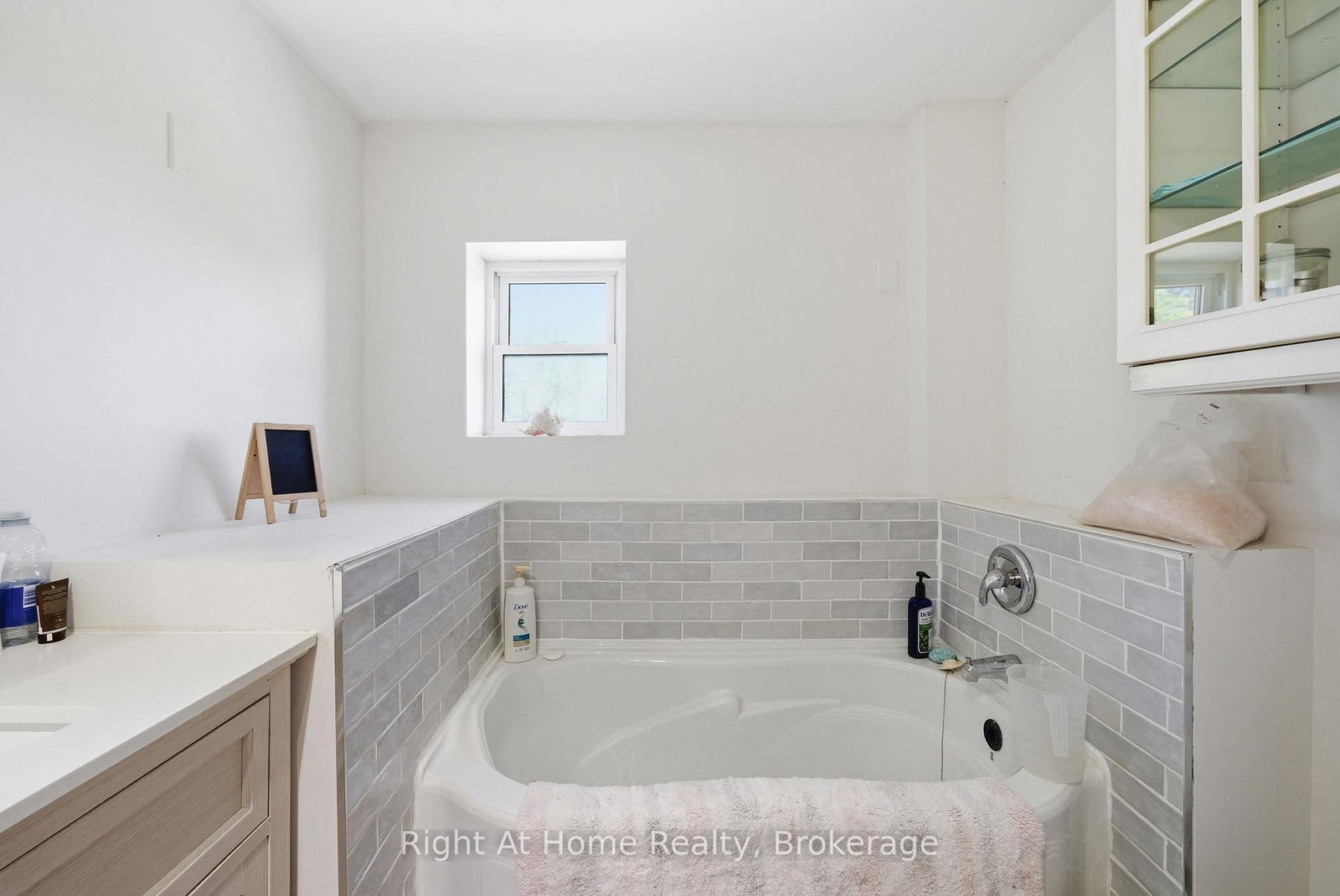 660 County Rd 19 Road • Prince Edward County, ON photo 41