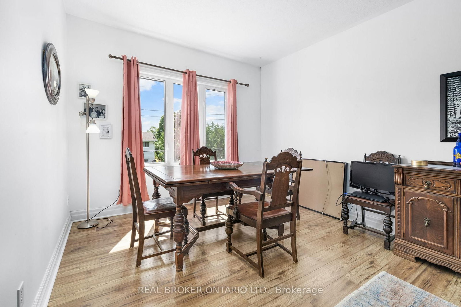 296 Maude Street • Almonte, ON photo 5