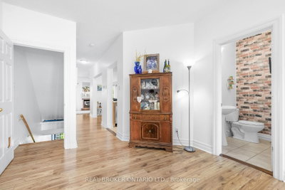 296 Maude Street • Almonte, ON photo 6