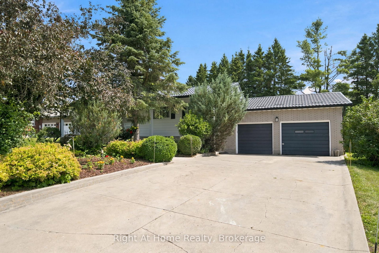 659 Foley Road • Selwyn, ON photo 3