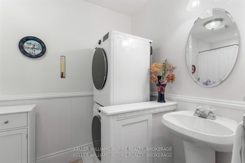 124 John Street • Gananoque, ON photo 28