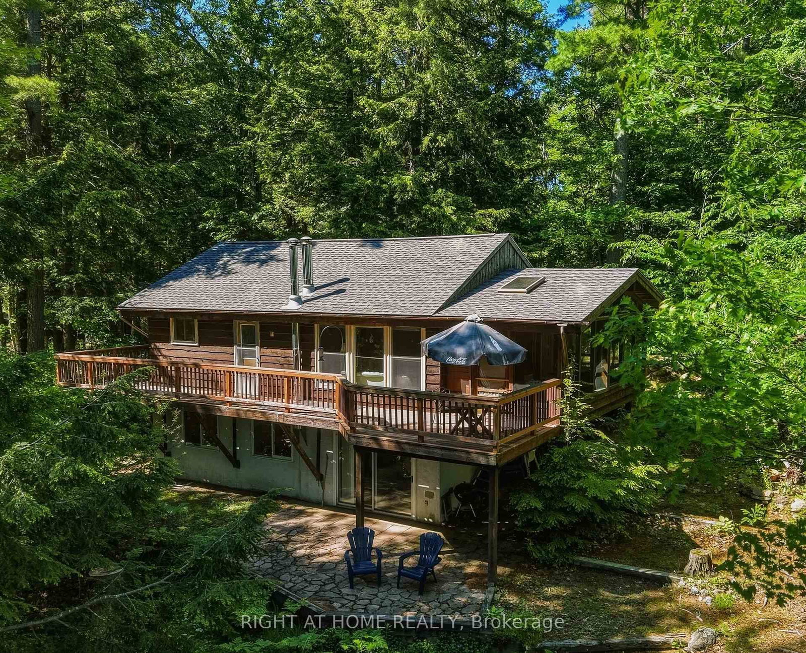 1527 Moon River Road • Muskoka Lakes, ON photo 1