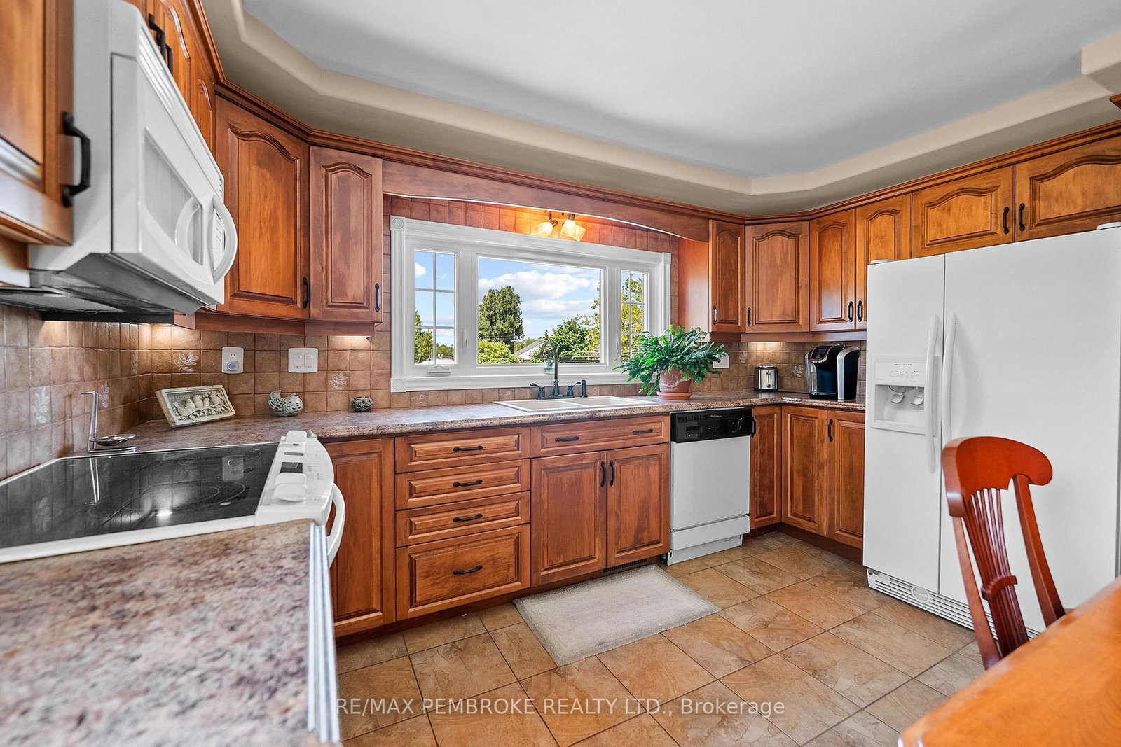 1315 Blakely Crescent W • Pembroke, ON photo 11