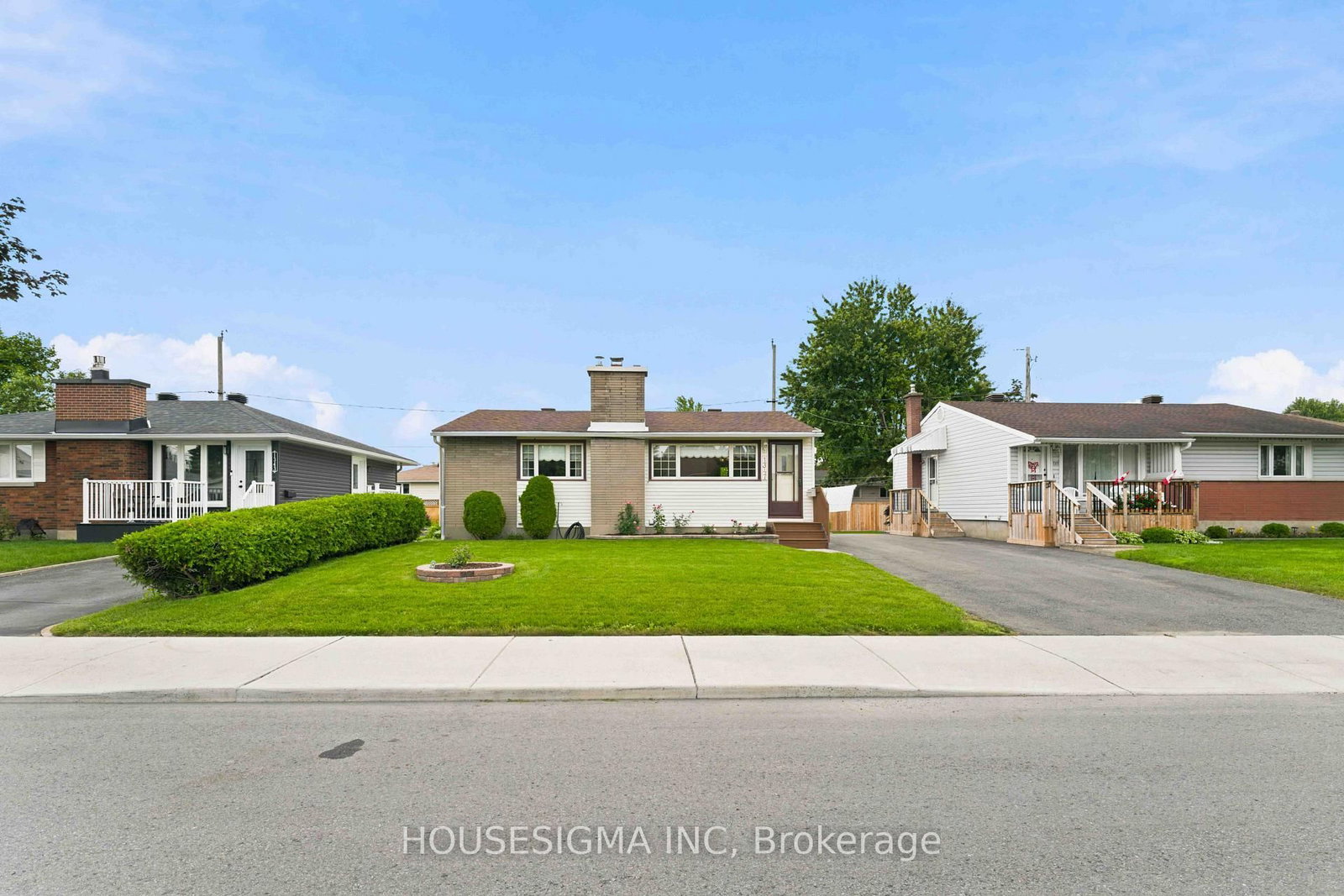1347 Avenue R Avenue • Ottawa, ON photo 1