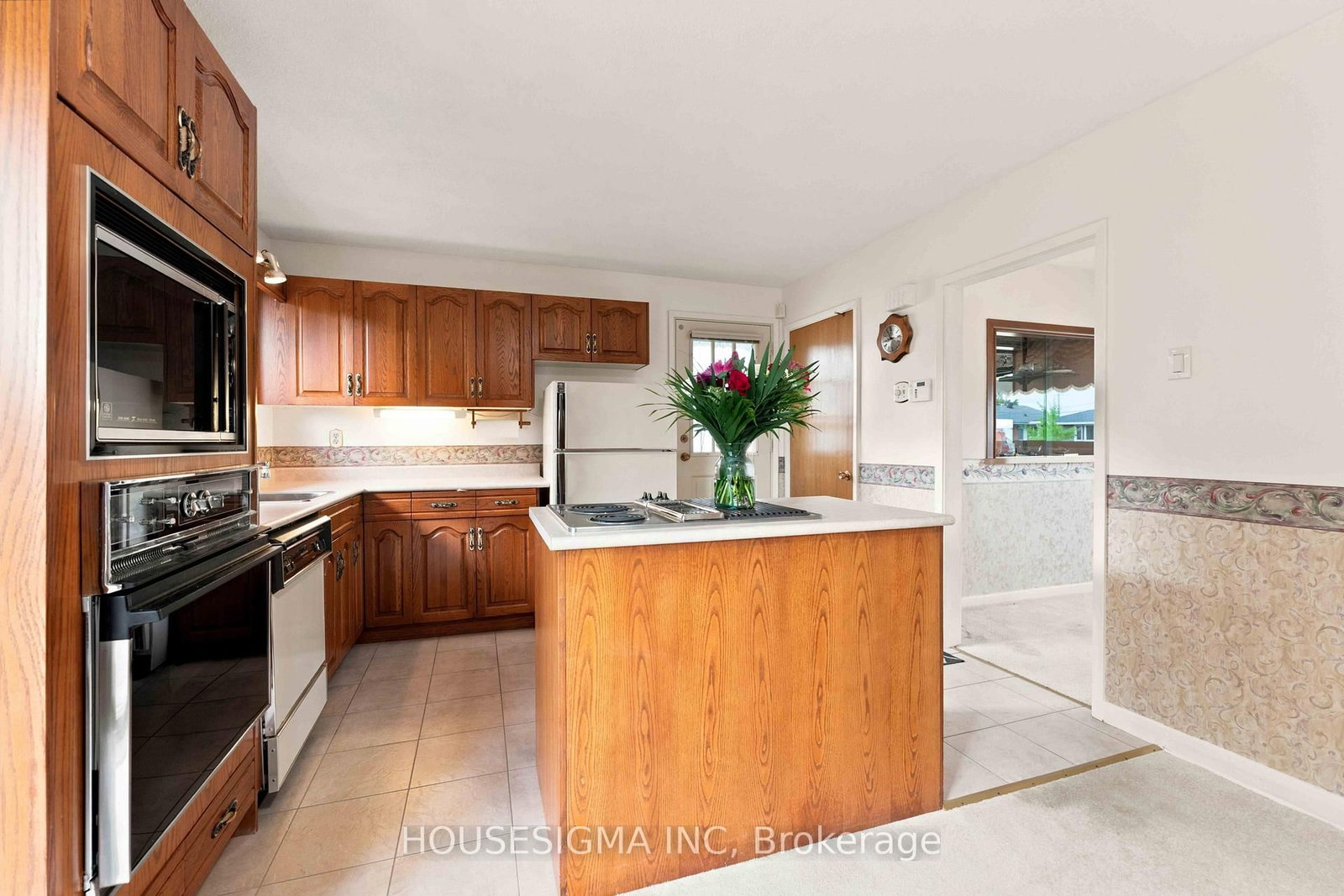 1347 Avenue R Avenue • Ottawa, ON photo 11