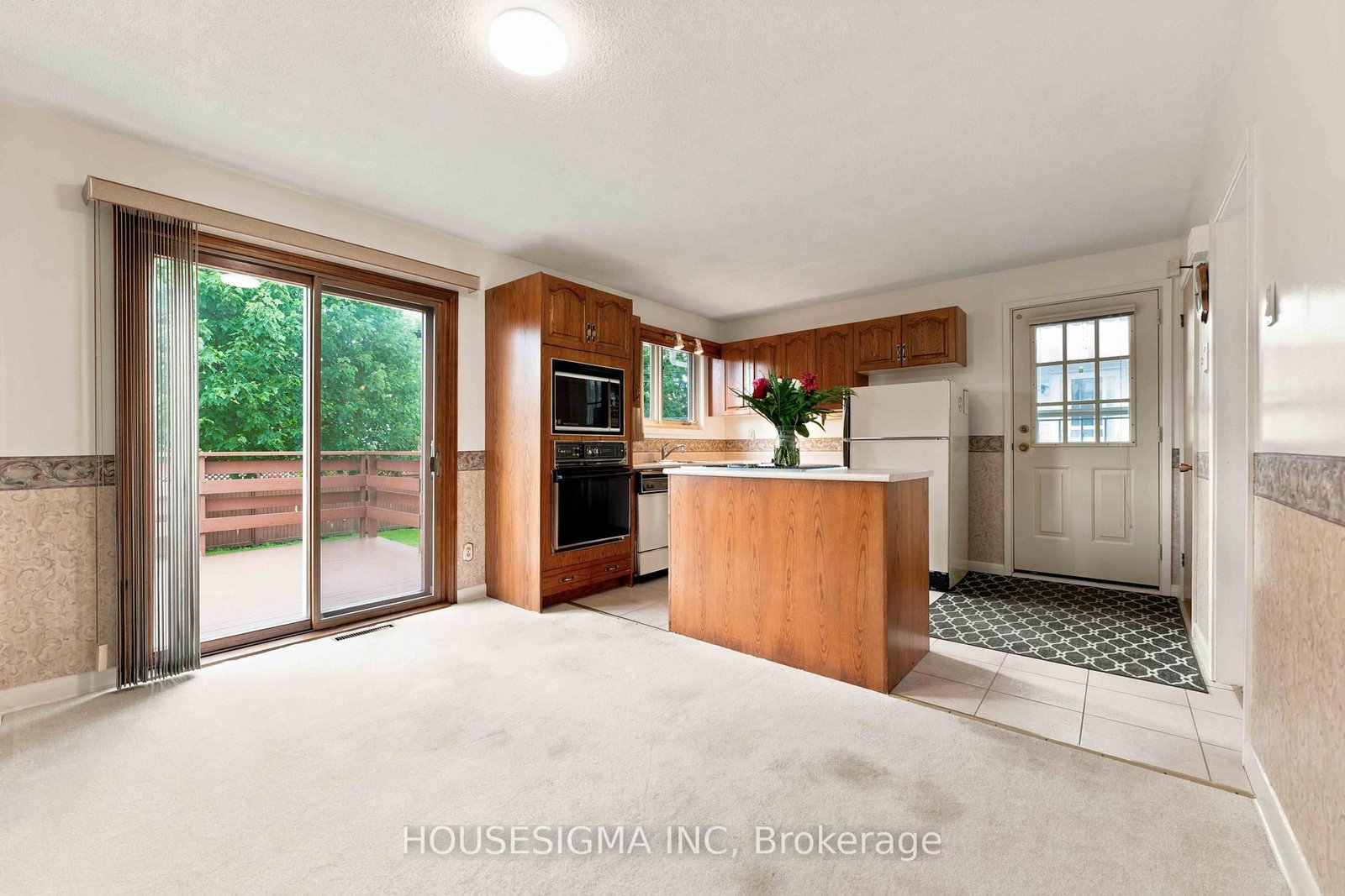 1347 Avenue R Avenue • Ottawa, ON photo 14