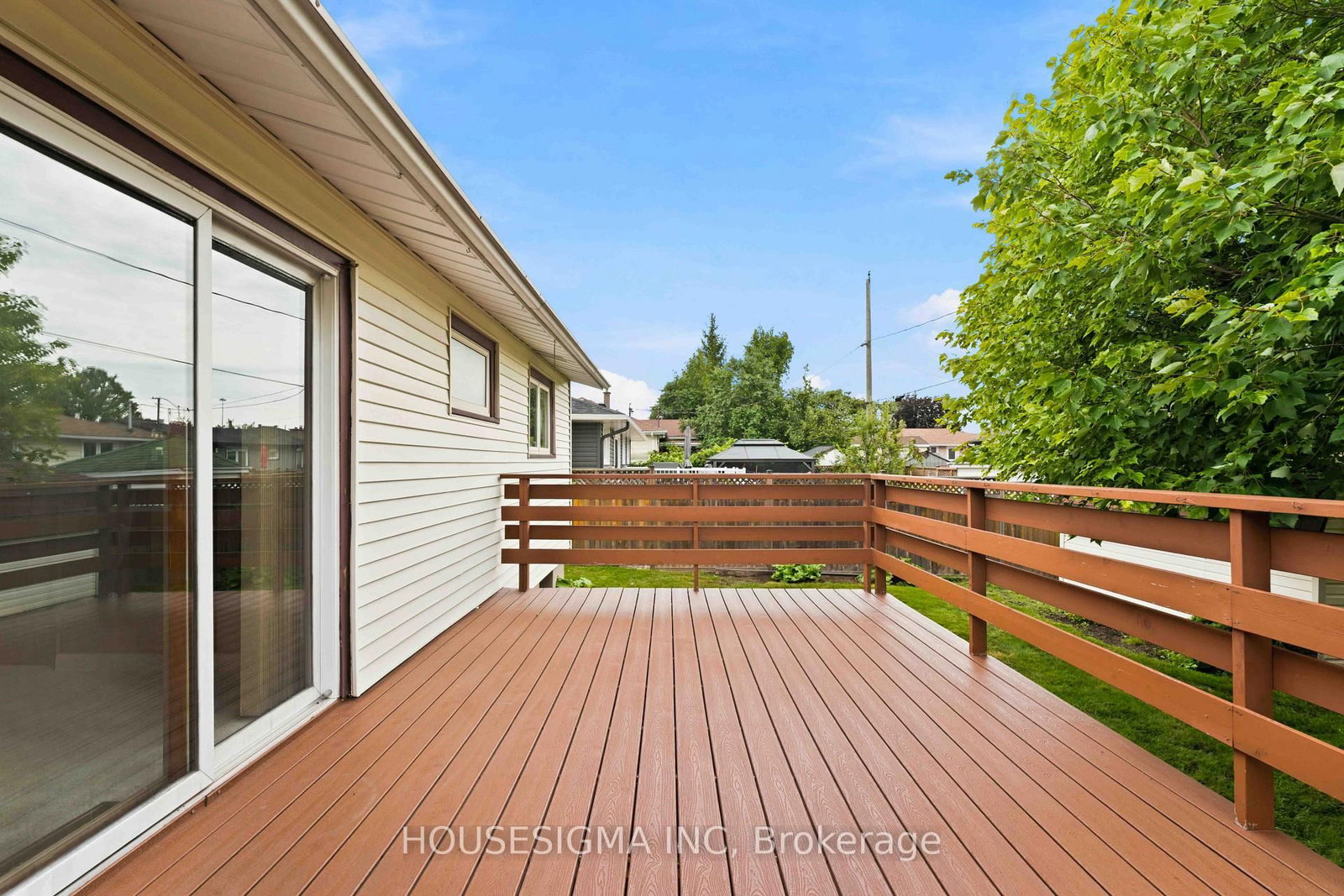 1347 Avenue R Avenue • Ottawa, ON photo 39