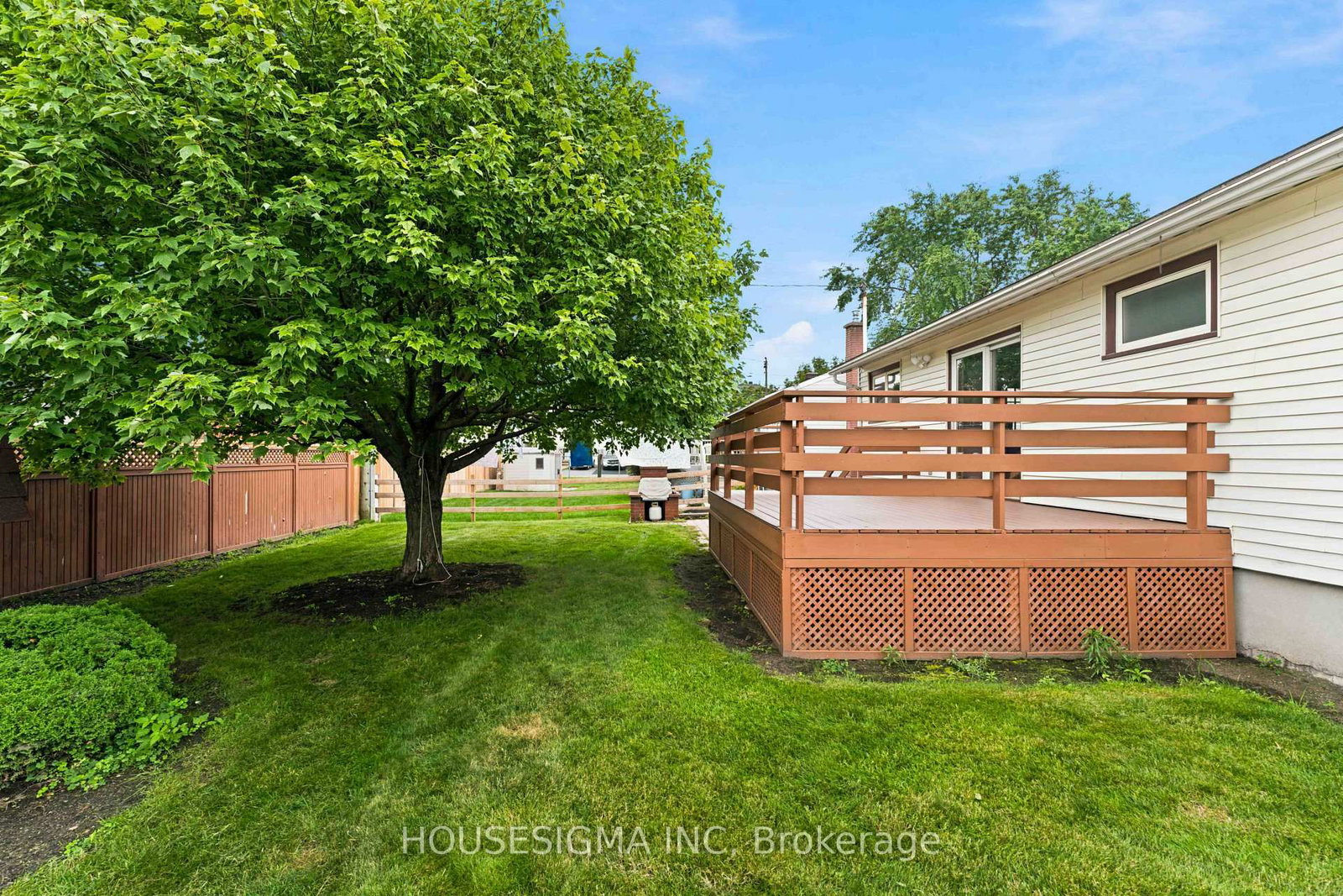 1347 Avenue R Avenue • Ottawa, ON photo 40