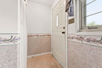 1347 Avenue R Avenue • Ottawa, ON photo 7