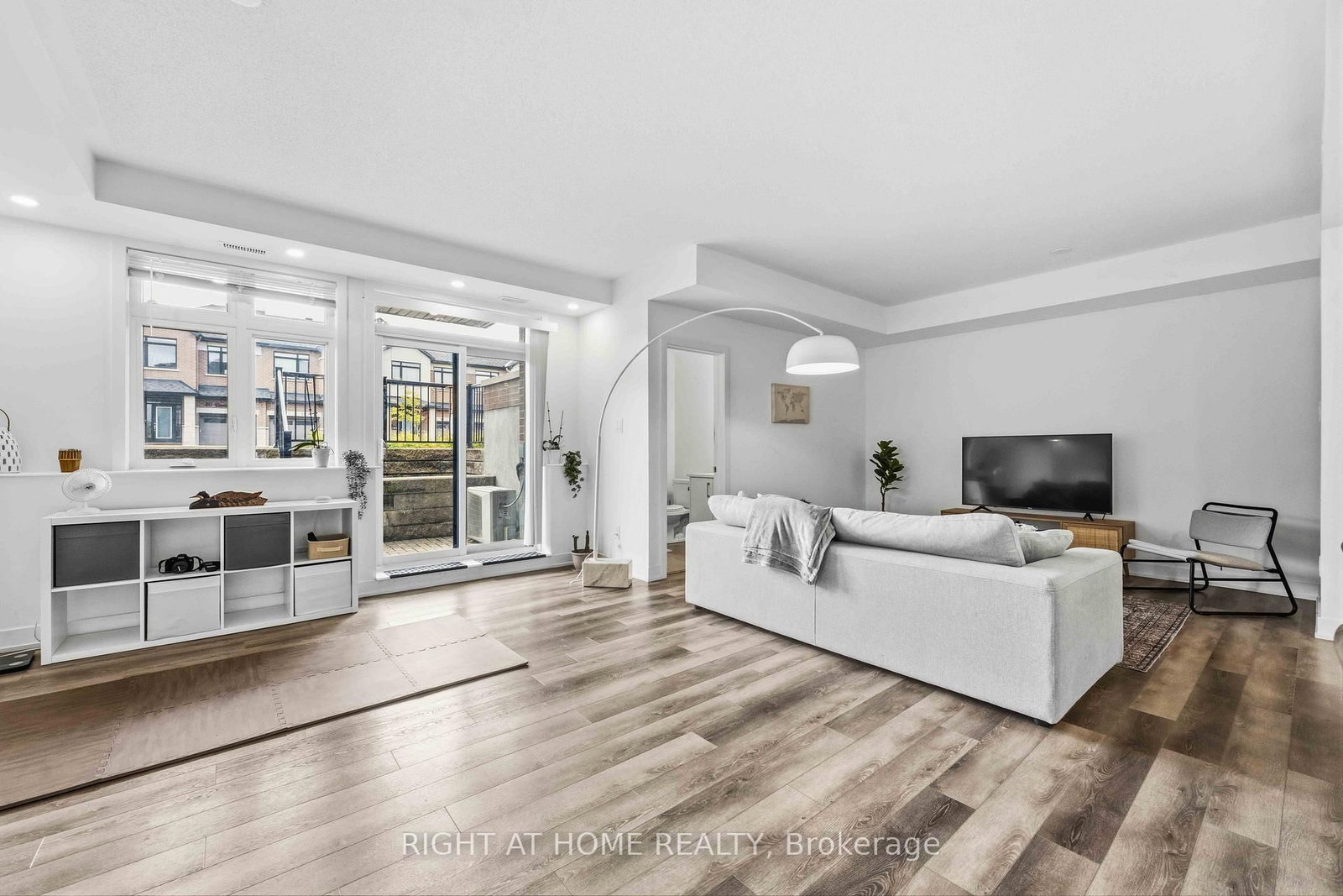 55 Overberg Way • #D • Ottawa, ON photo 12