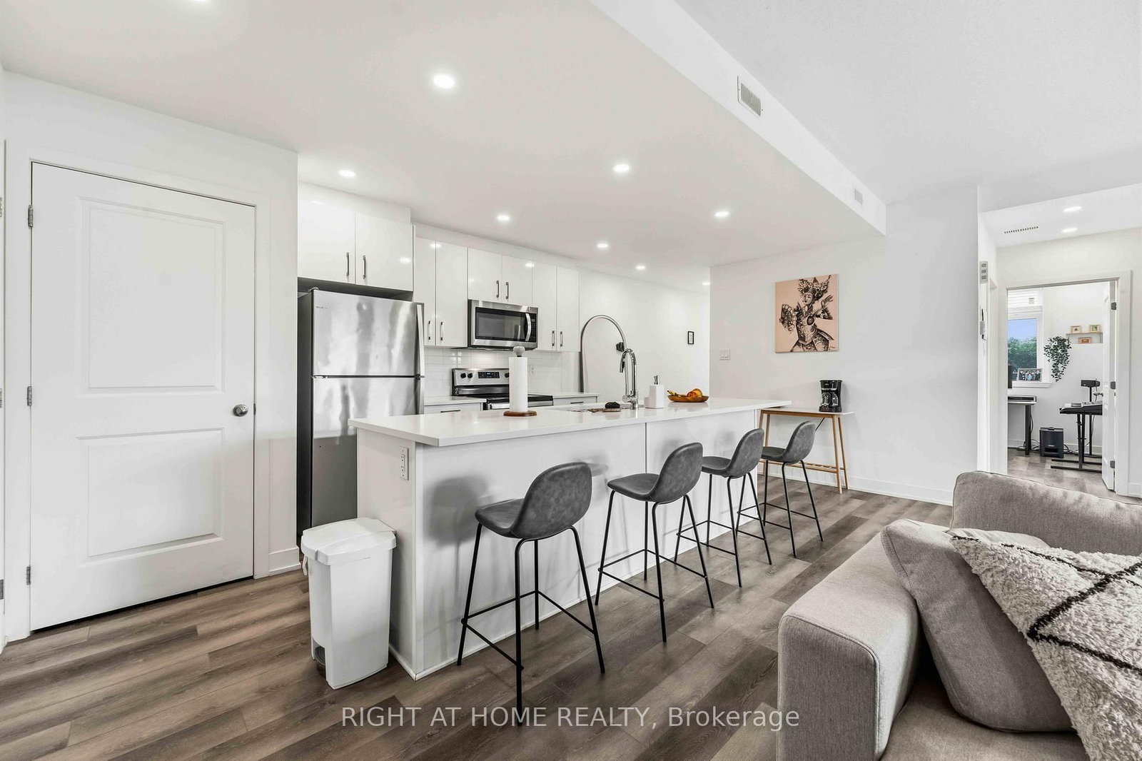 55 Overberg Way • #D • Ottawa, ON photo 17