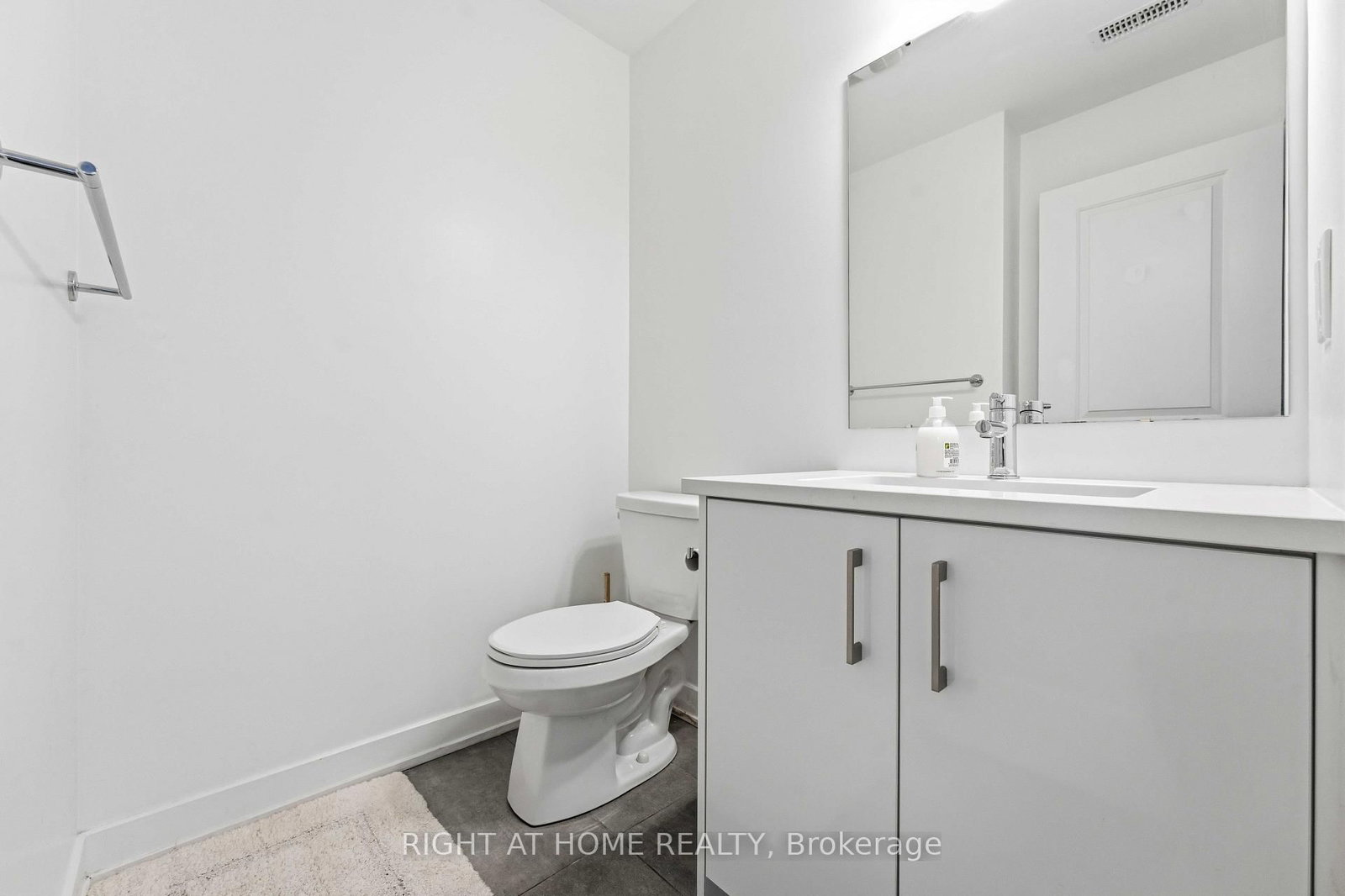 55 Overberg Way • #D • Ottawa, ON photo 18