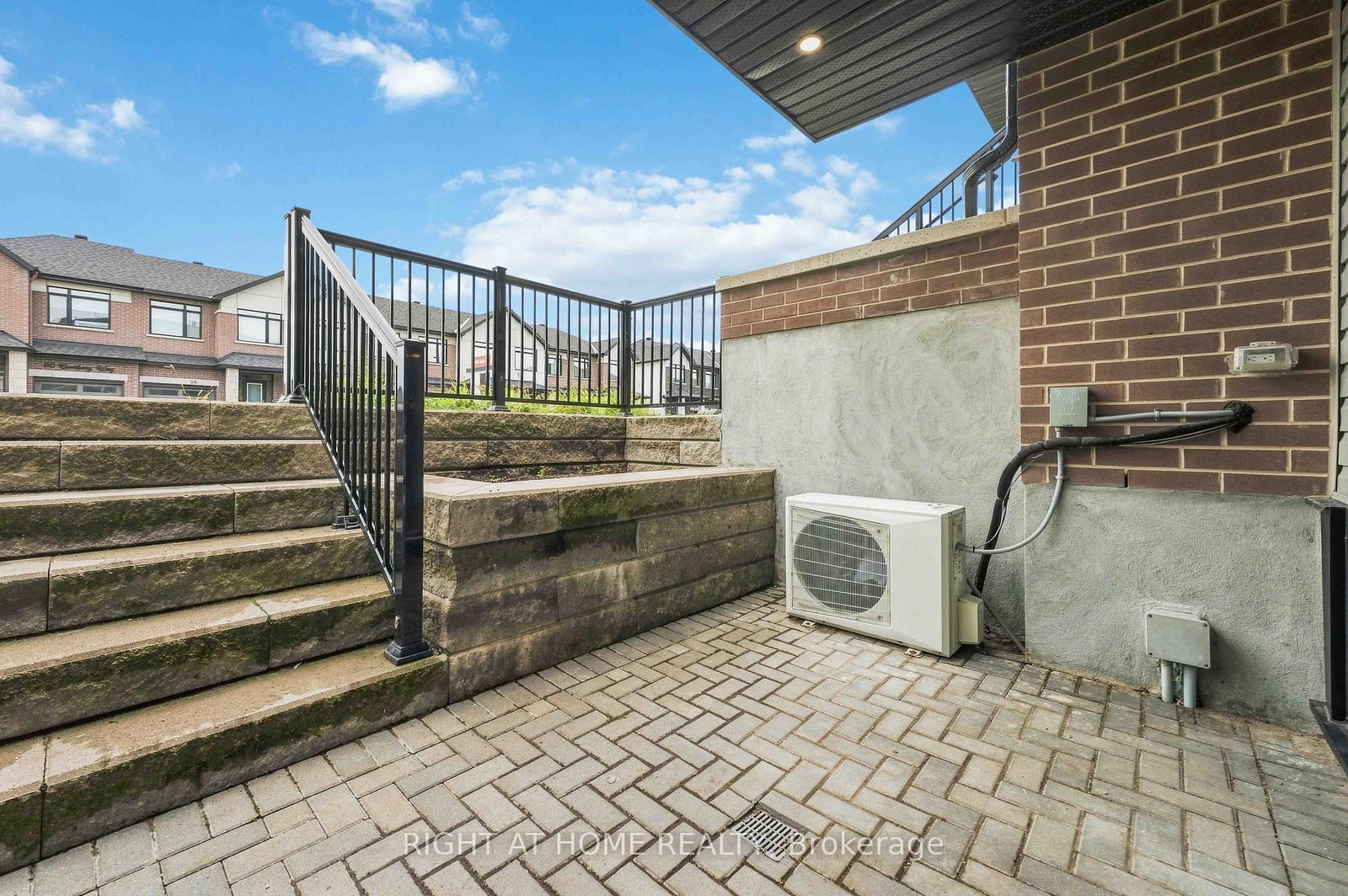 55 Overberg Way • #D • Ottawa, ON photo 27