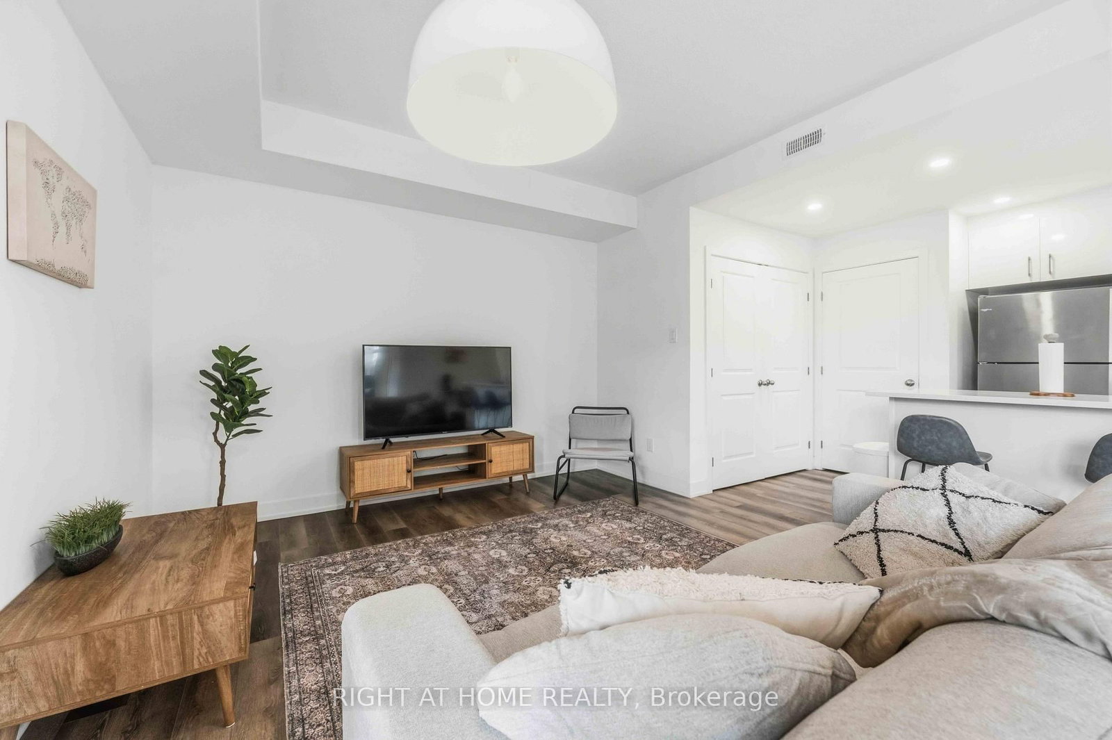 55 Overberg Way • #D • Ottawa, ON photo 8
