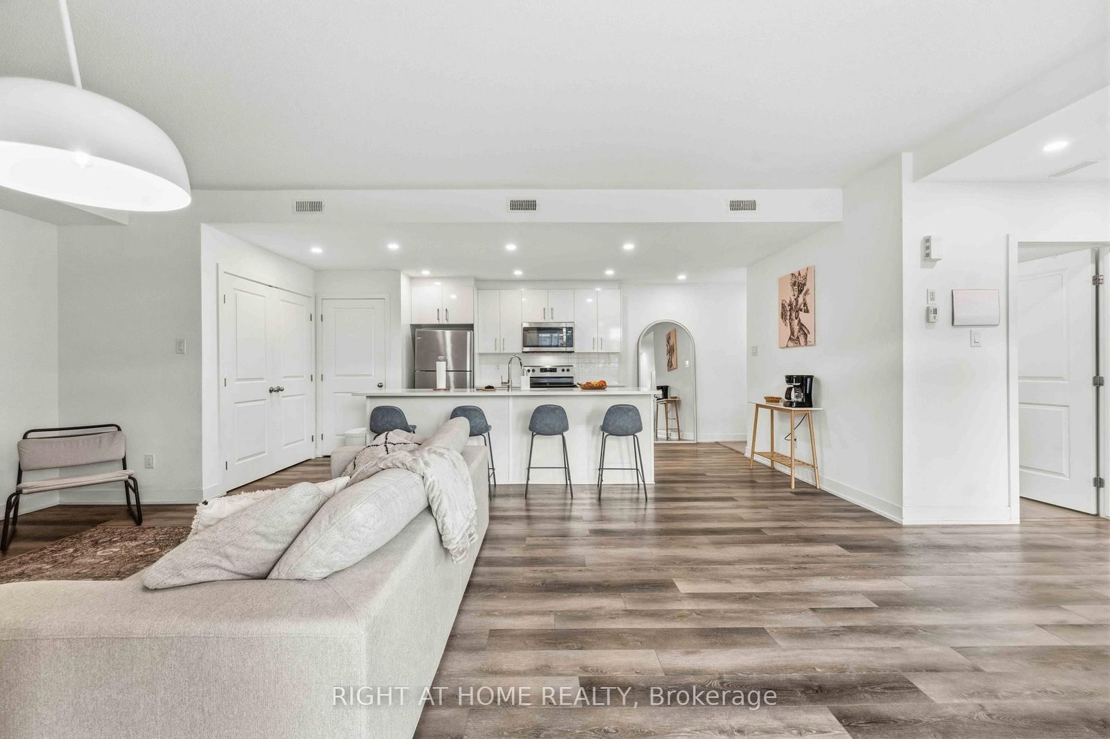 55 Overberg Way • #D • Ottawa, ON photo 9