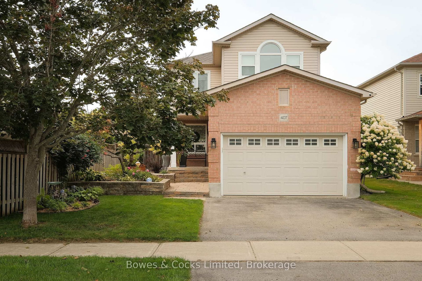 407 Spillsbury Drive • Peterborough, ON photo 1