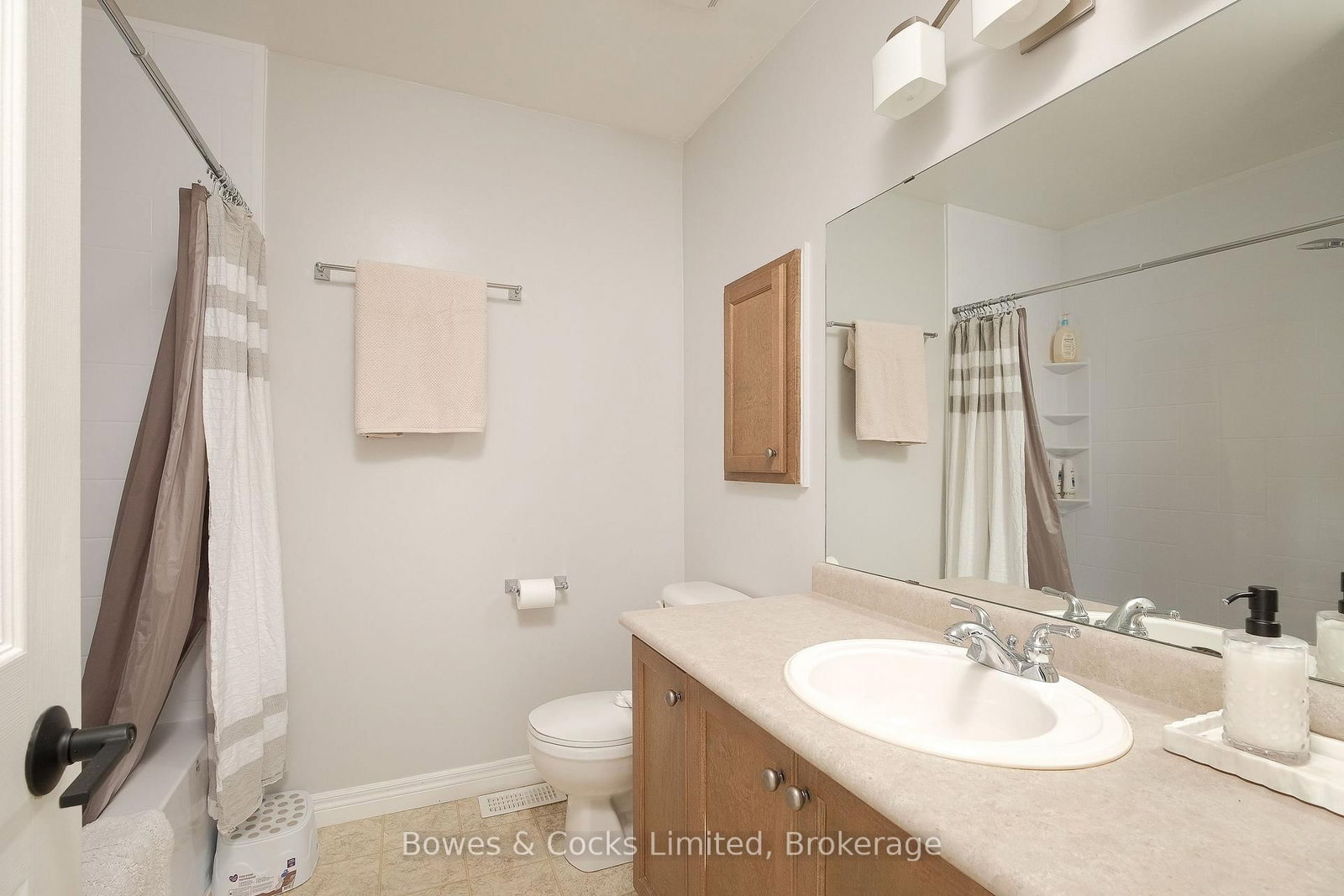 407 Spillsbury Drive • Peterborough, ON photo 17