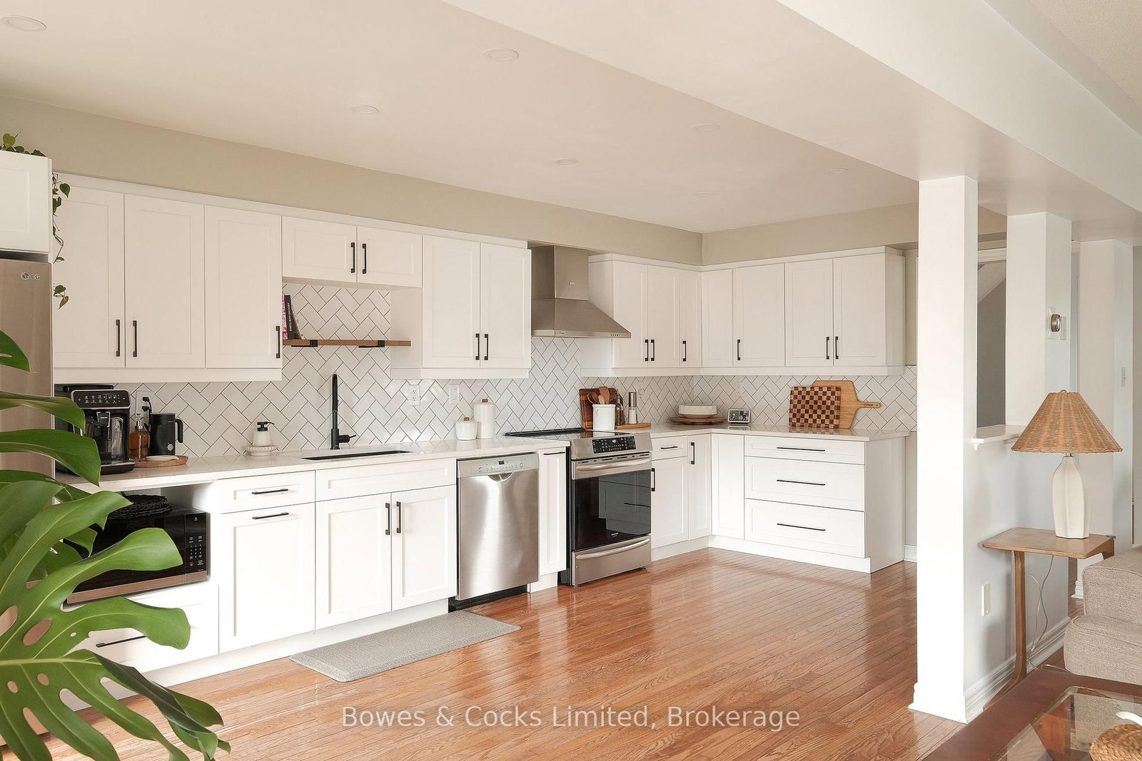 407 Spillsbury Drive • Peterborough, ON photo 8