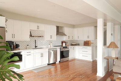 407 Spillsbury Drive • Peterborough, ON photo 8