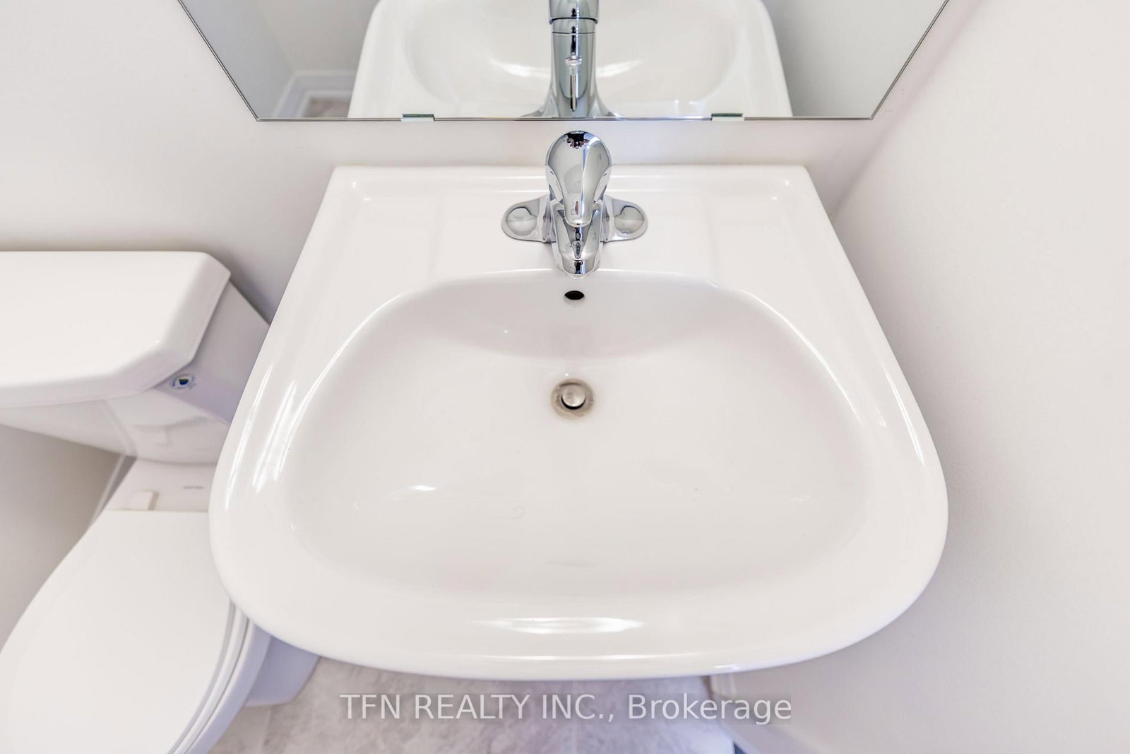 385 Starlight Avenue • Woolwich, ON photo 11