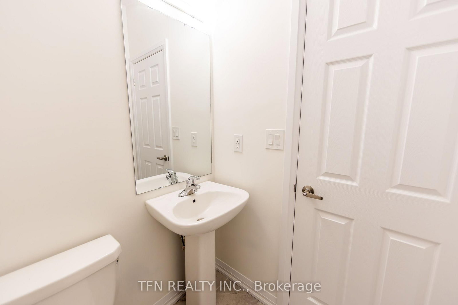385 Starlight Avenue • Woolwich, ON photo 12