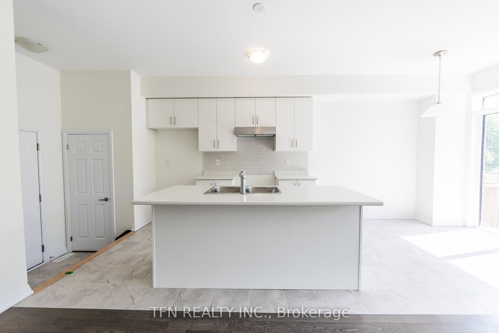 385 Starlight Avenue • Woolwich, ON photo 16