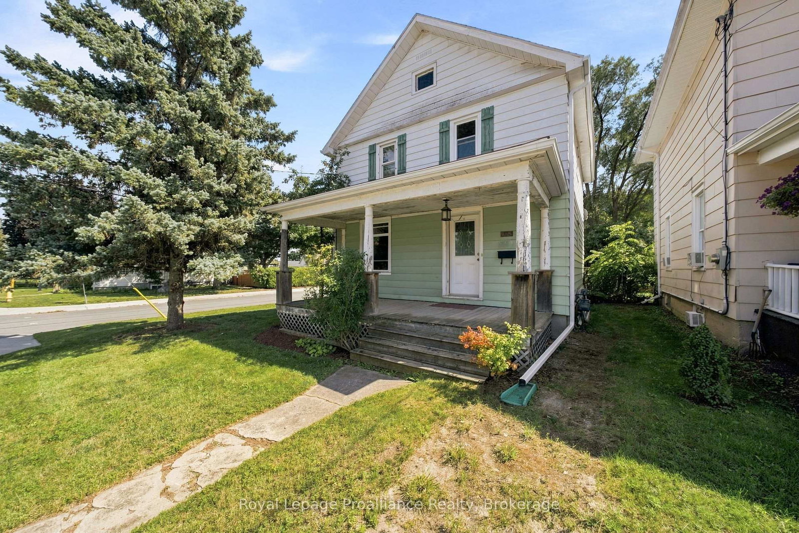 135 Mcgill Street • Quinte West, ON photo 4