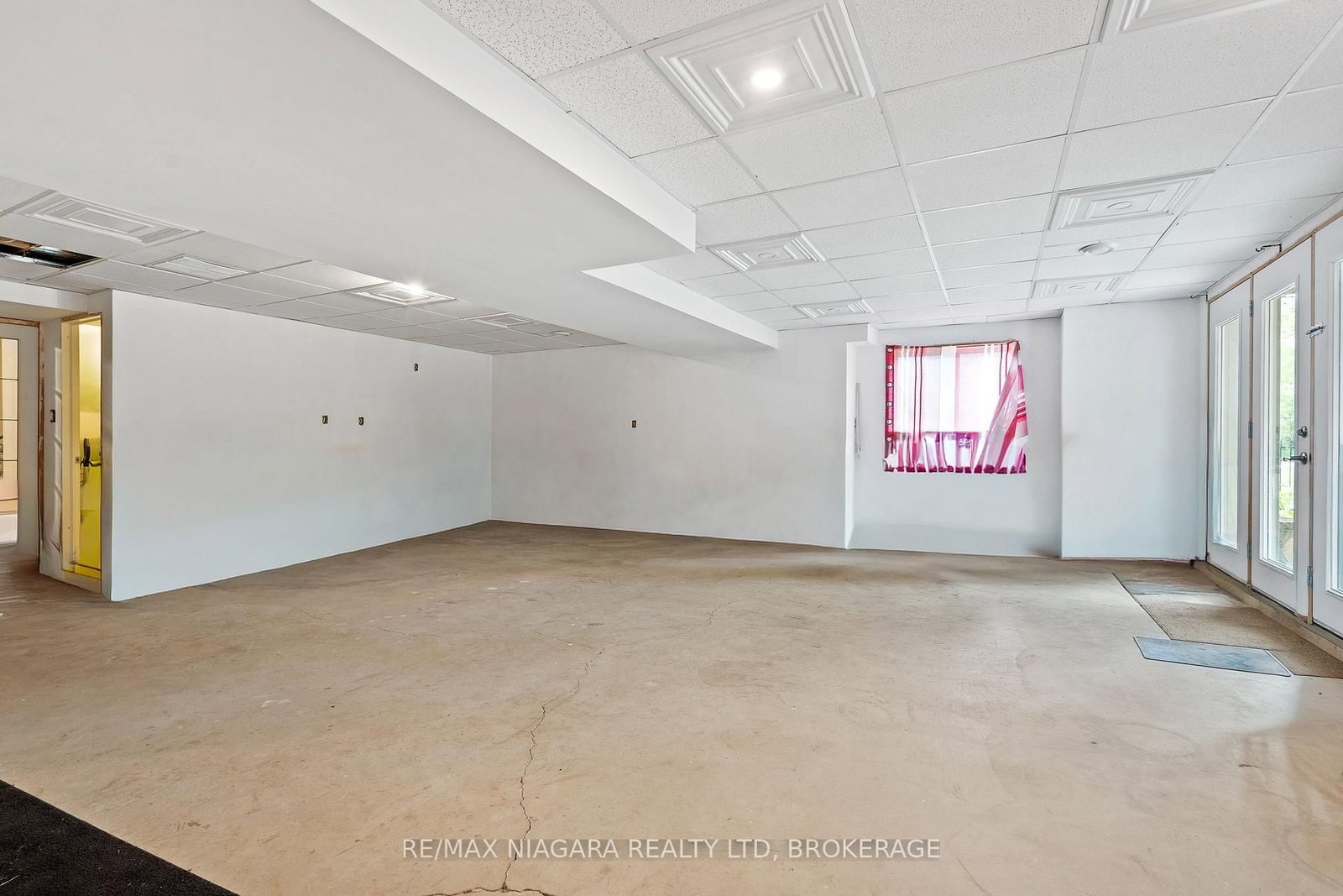 255 Lakeshore Road • St. Catharines, ON photo 21