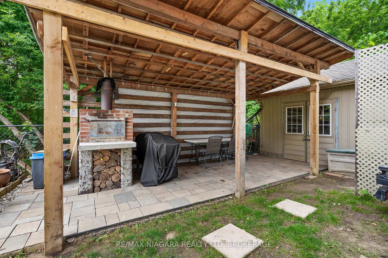 255 Lakeshore Road • St. Catharines, ON photo 28