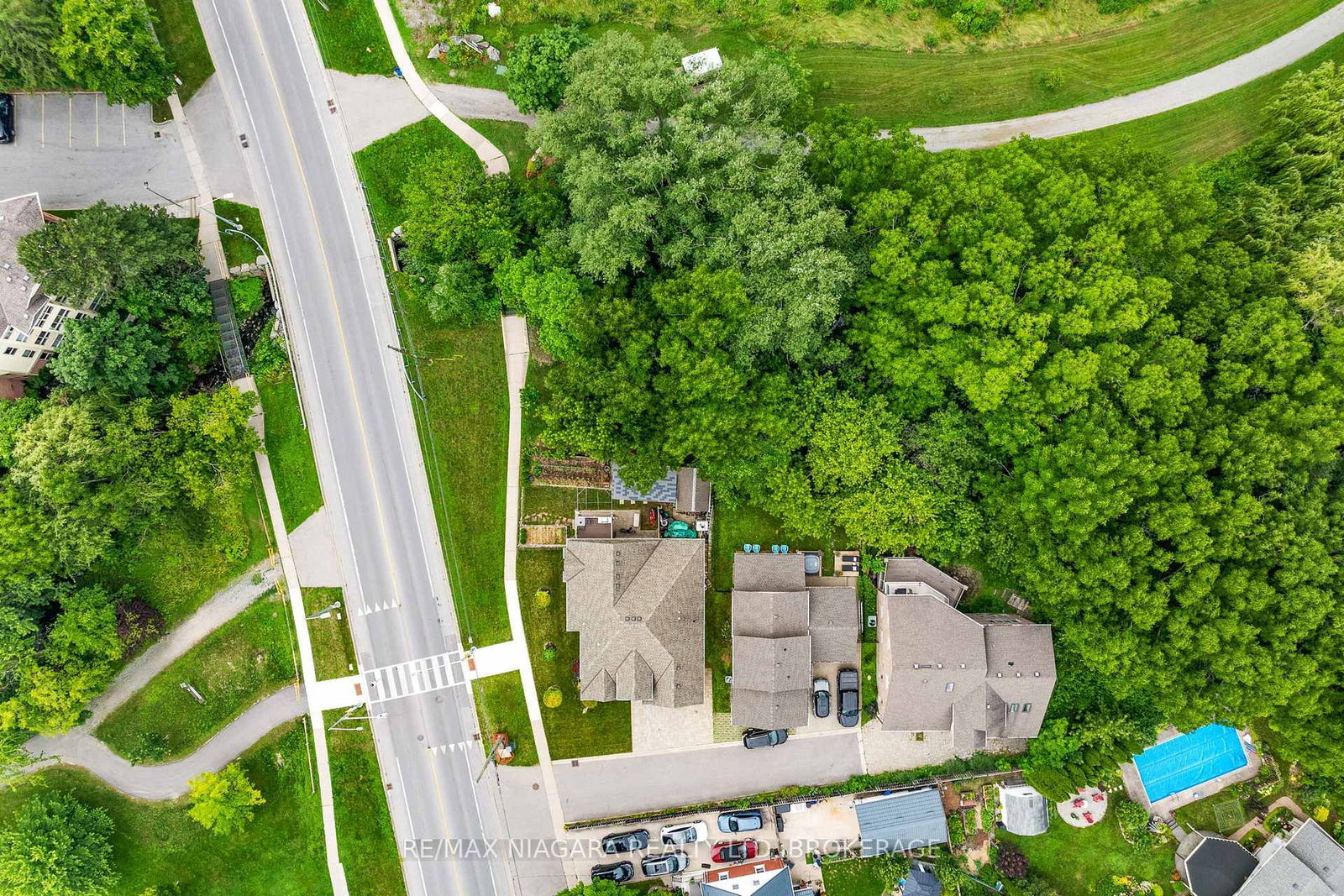 255 Lakeshore Road • St. Catharines, ON photo 32