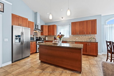 255 Lakeshore Road • St. Catharines, ON photo 7