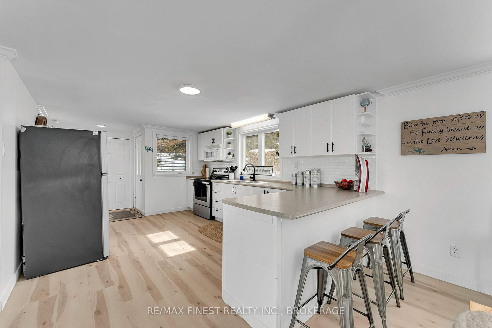 1066 Mountvale Point Road • Sharbot Lake, ON photo 5