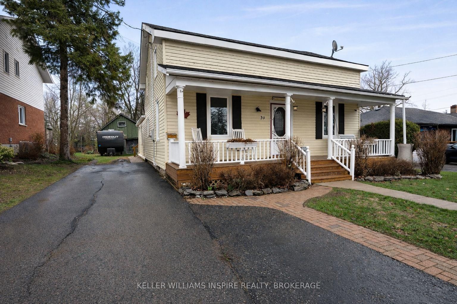 39 Centre Street • Brighton, ON photo 2