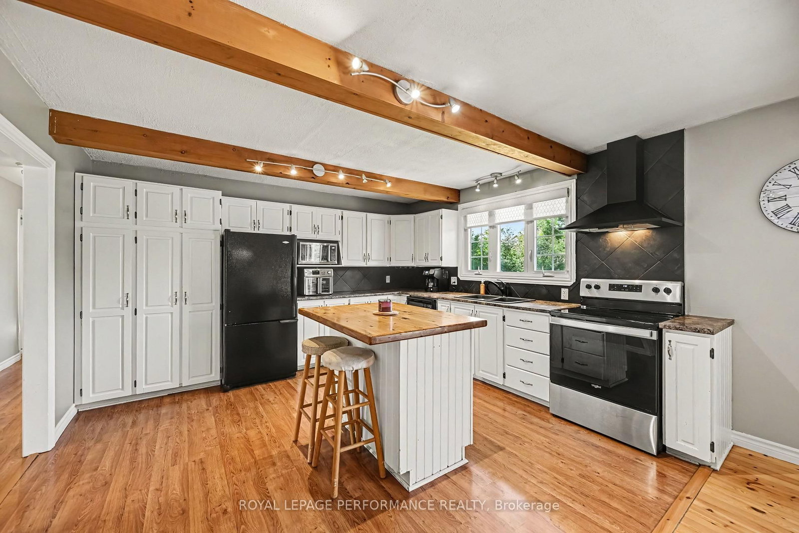 640 Poonamalie Side Road • Smiths Falls, ON photo 17