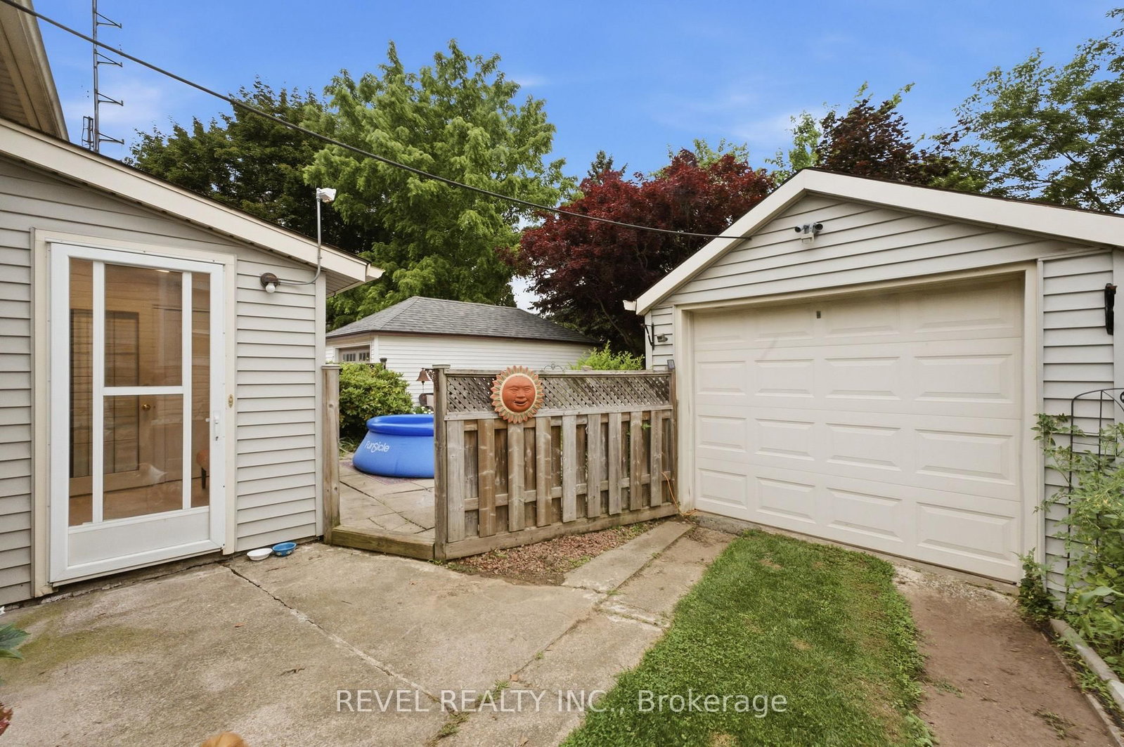 81 Vale Avenue • St. Catharines, ON photo 3