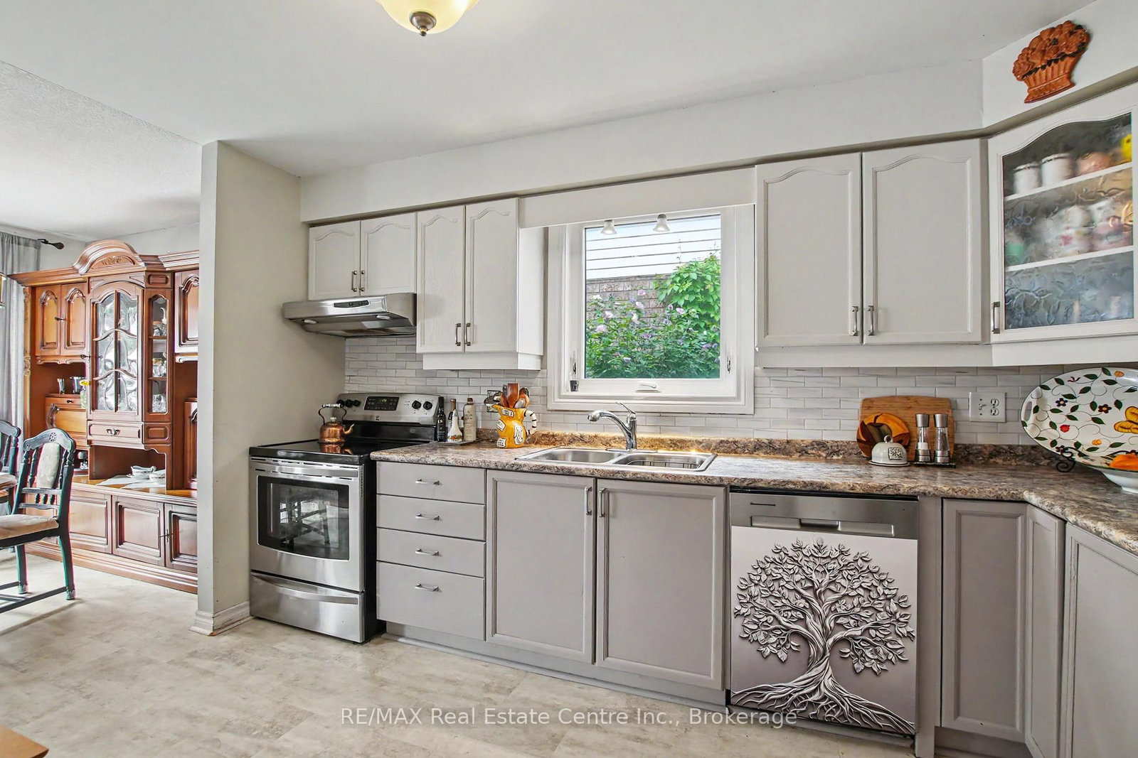 17 Bush Clover Crescent • Kitchener, ON photo 6