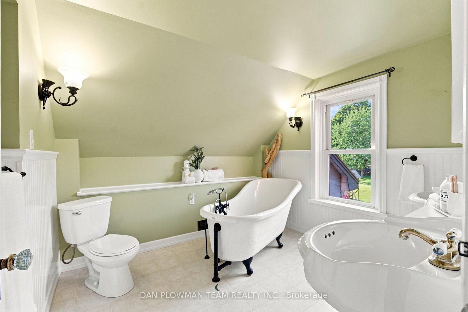 15972 County Road 2 Road • Brighton, ON photo 29