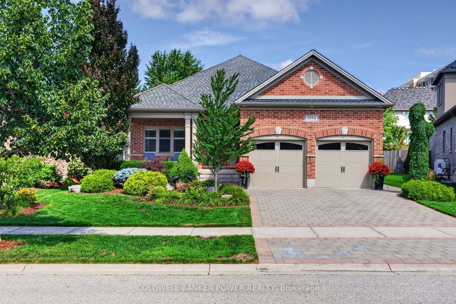 3182 Pincombe Drive, London South