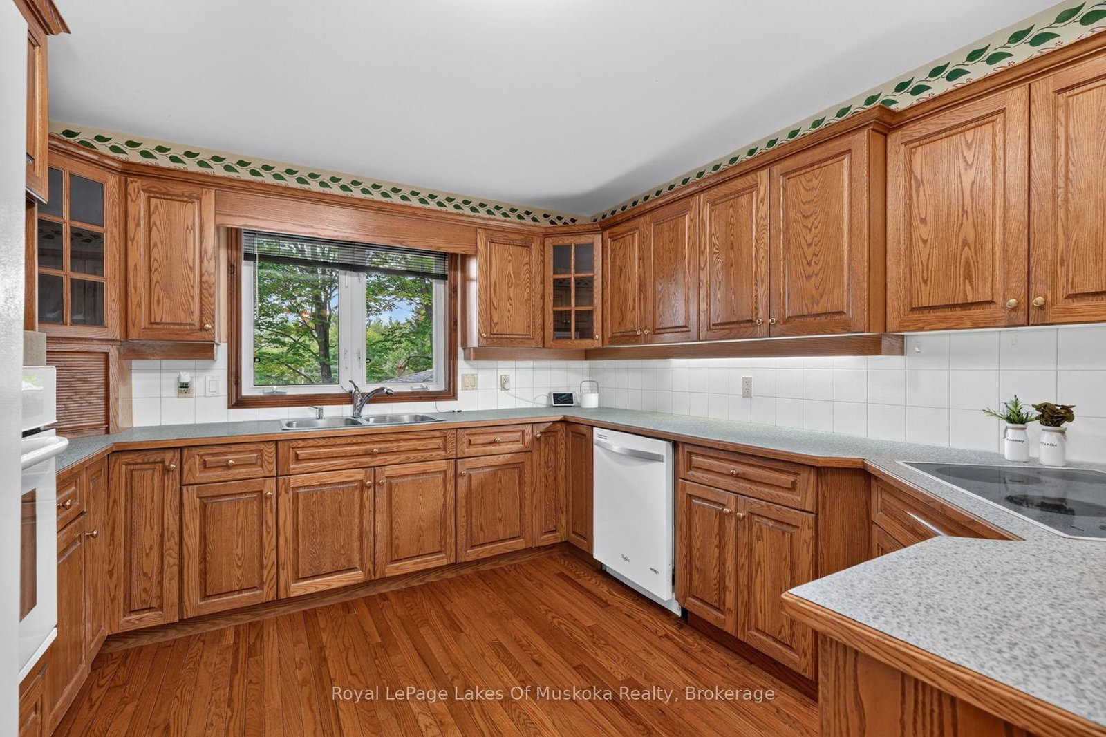 9 Silver Street • Huntsville, ON photo 10