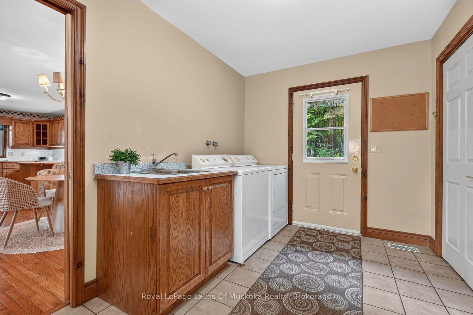 9 Silver Street • Huntsville, ON photo 17