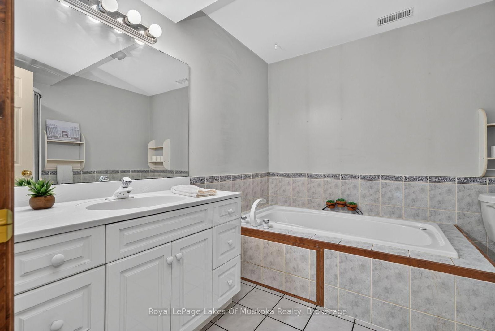 9 Silver Street • Huntsville, ON photo 25