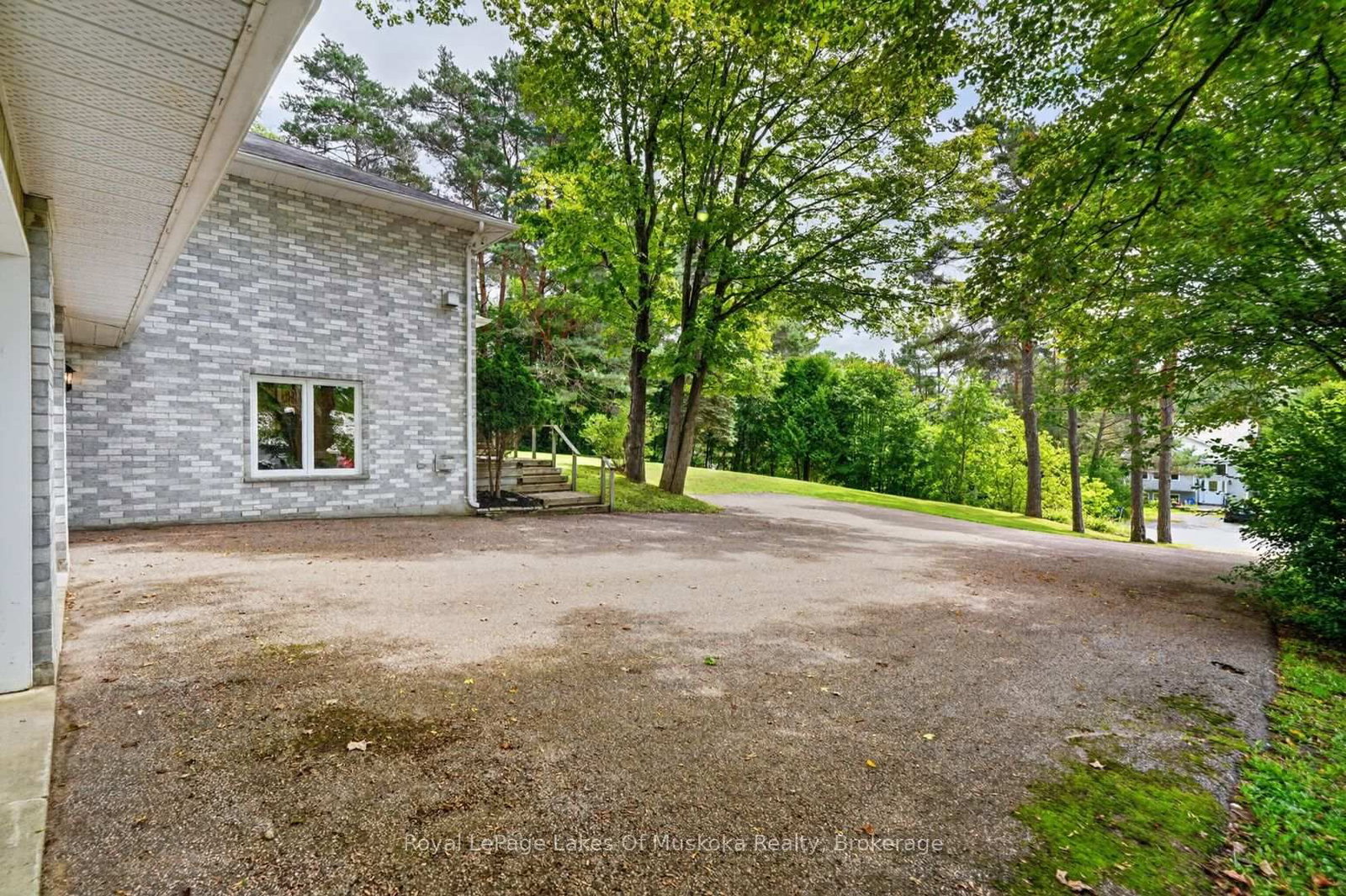 9 Silver Street • Huntsville, ON photo 33