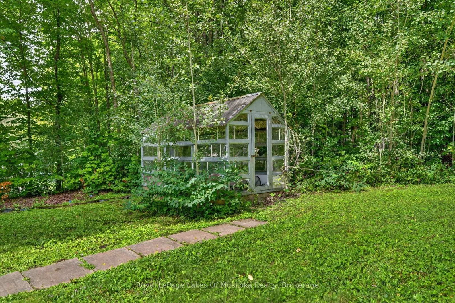9 Silver Street • Huntsville, ON photo 38