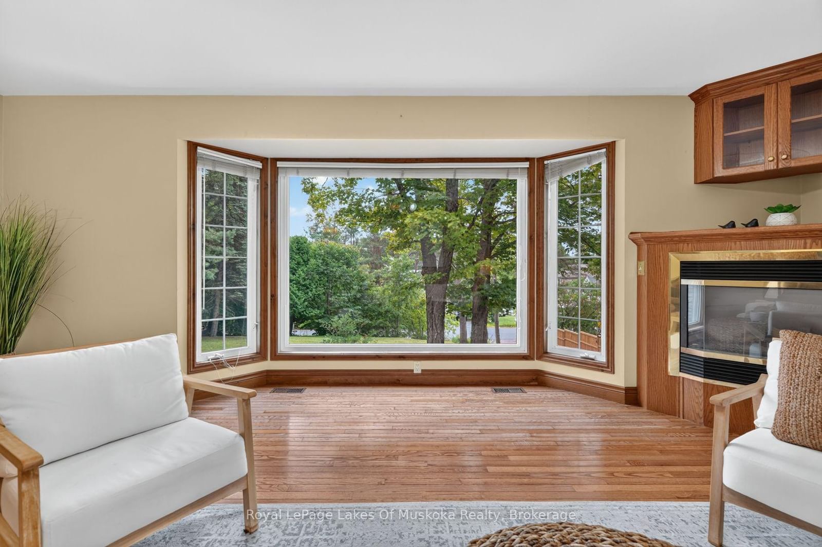 9 Silver Street • Huntsville, ON photo 6
