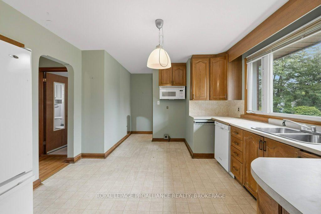 59 Campbell Crescent • Kingston, ON photo 8