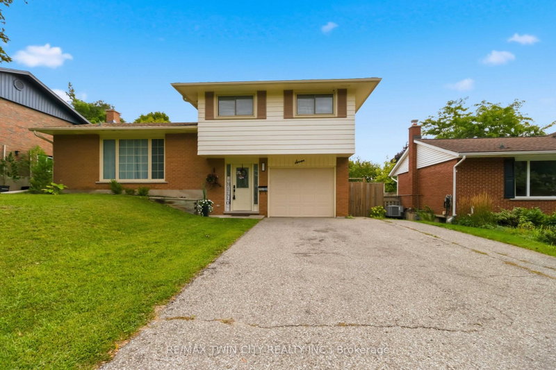 home for lease on 1-7 Crestwood Drive