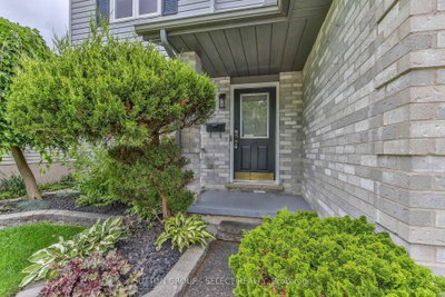 54 Sunrise Crescent • London East, ON photo 3